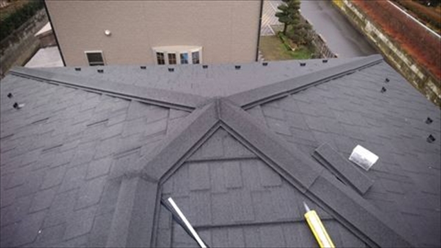 松本市：瓦屋根から高耐久屋根に葺き替え：4.5tから750㎏軽量化で耐震性アップ　完工